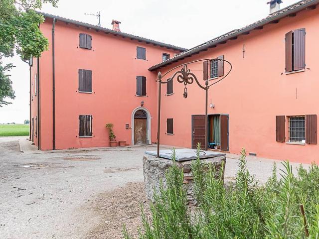 Villa Schiera in vendita a Nuovo Circondario Imolese, Castel Guelfo Di Bologna