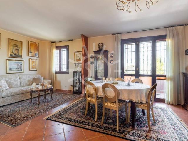 Villa Schiera in vendita a Nuovo Circondario Imolese, Castel Guelfo Di Bologna