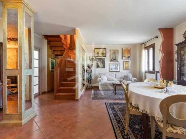 Villa Schiera in vendita a Nuovo Circondario Imolese, Castel Guelfo Di Bologna