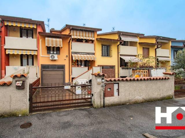 Villa Schiera in vendita a Onzato, Castel Mella