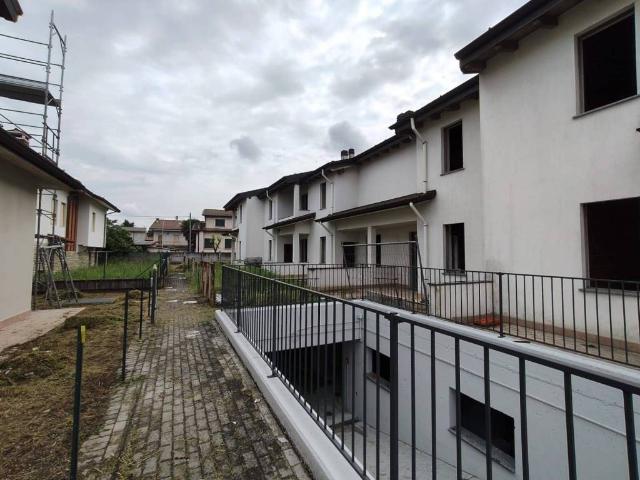 Villa Schiera in vendita a Castel Rozzone, Lombardia