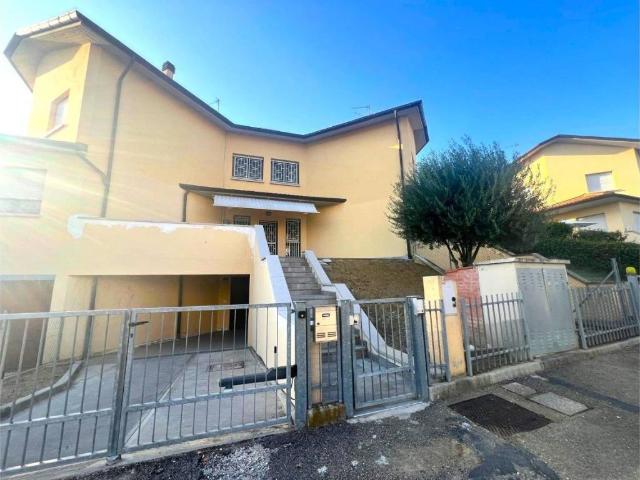 Villa Schiera in vendita a San Martino in Pedriolo, Casalfiumanese