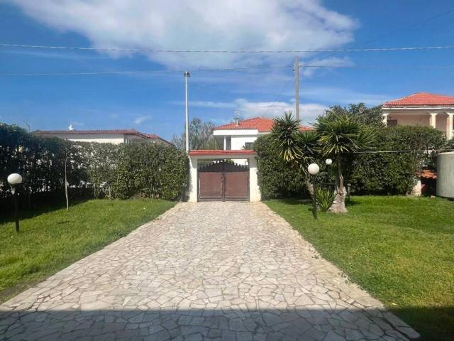 Villa Schiera in vendita a Castel Volturno, Campania