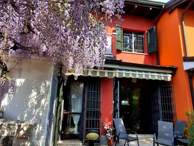 Villa Schiera in vendita a Unione dei comuni del Sorbara, Castelfranco Emilia