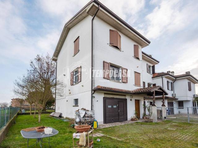Villa Schiera in vendita a Unione dei comuni del Sorbara, Castelfranco Emilia