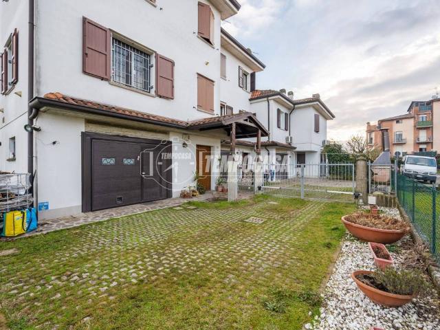 Villa Schiera in vendita a Unione dei comuni del Sorbara, Castelfranco Emilia