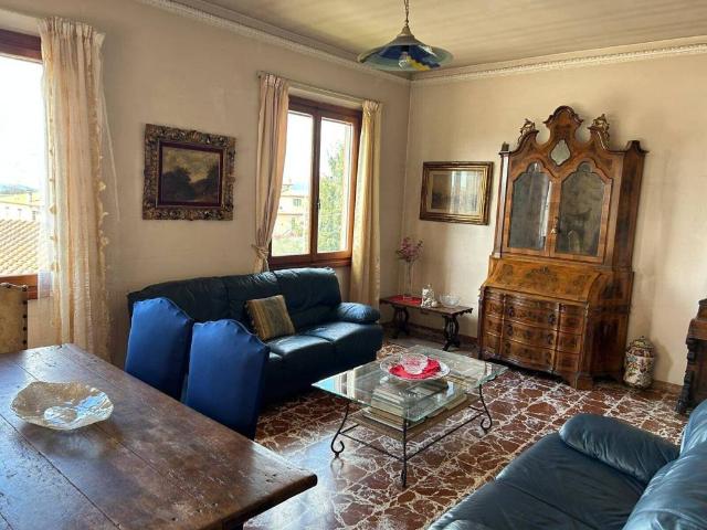 Villa Schiera in vendita a Castelfranco Piandiscò, Toscana