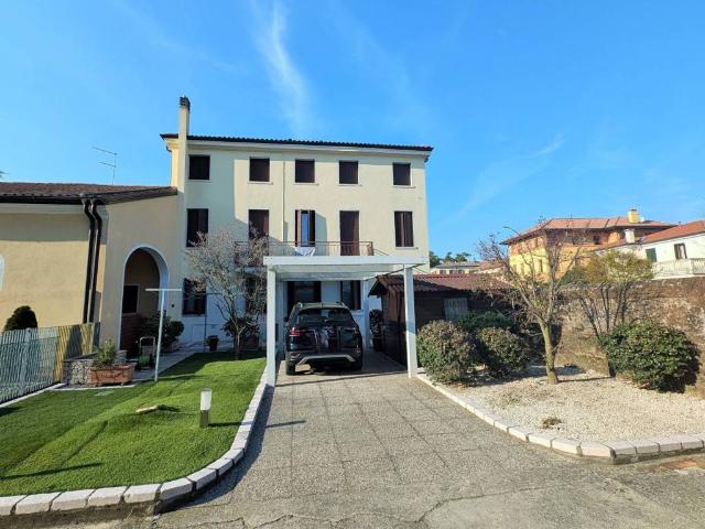 Villa Schiera in vendita a Castelfranco Veneto, Veneto