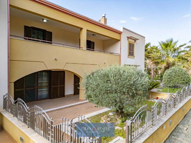 Villa Schiera in vendita a Castellabate, Campania