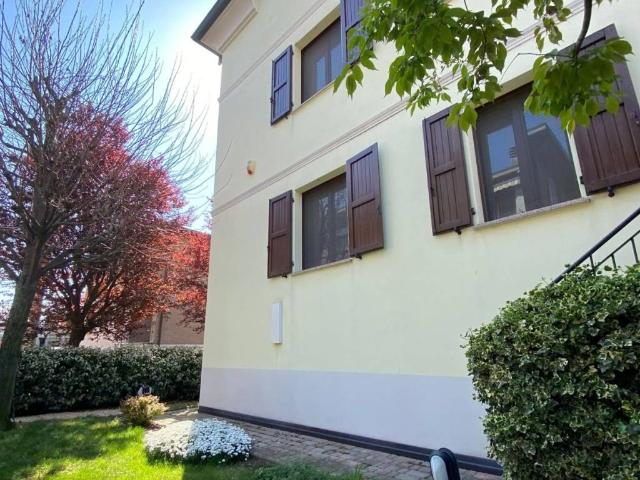 Villa Schiera in vendita a Tresinaro - Secchia, Re