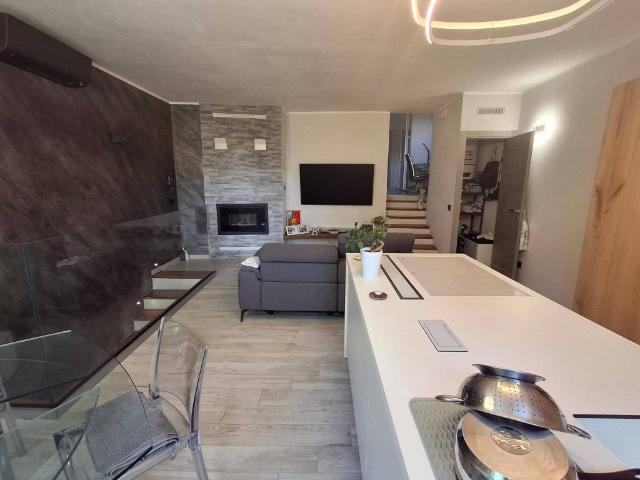 Villa Schiera in vendita a Castellaro, Liguria