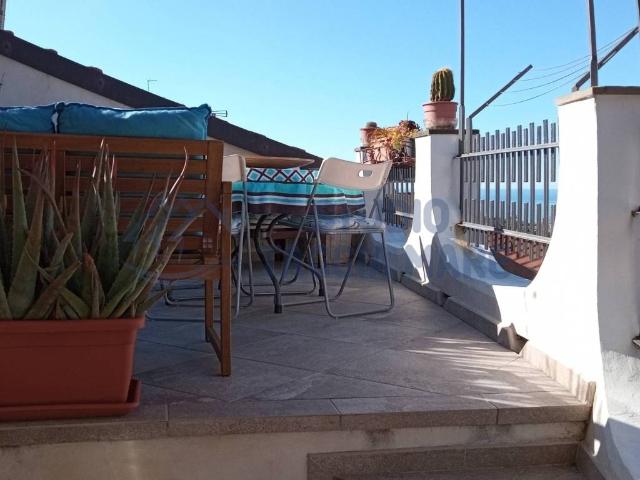 Villa Schiera in vendita a Castellaro, Liguria