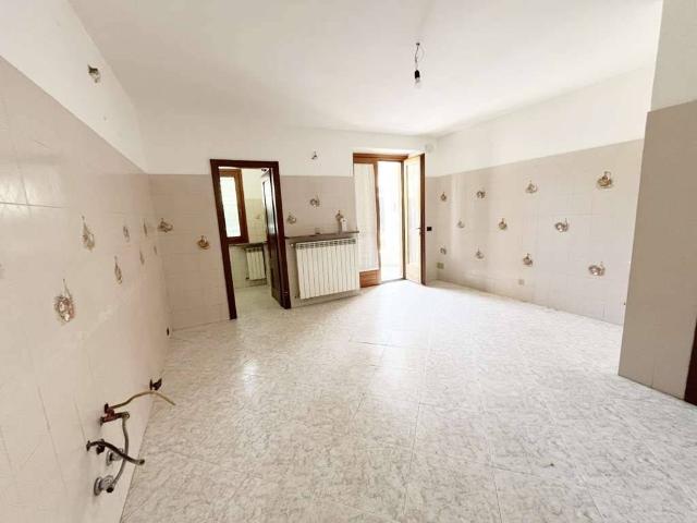 Villa Schiera in vendita a Castelletto sopra Ticino, Novara