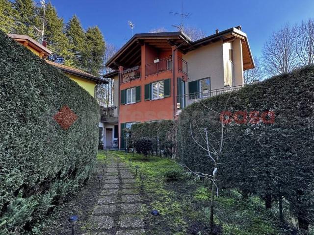 Villa Schiera in vendita a Castelletto sopra Ticino, Novara