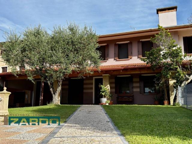 Villa Schiera in vendita a Castello Di Godego, Veneto