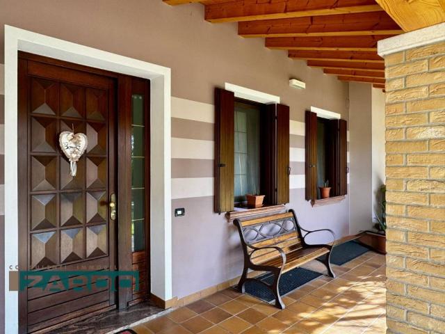 Villa Schiera in vendita a Castello Di Godego, Veneto