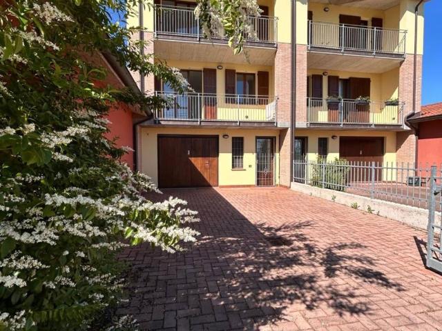 Villa Schiera in vendita a Terra di Mezzo, Re