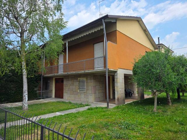 Villa Schiera in vendita a Terra di Mezzo, Re