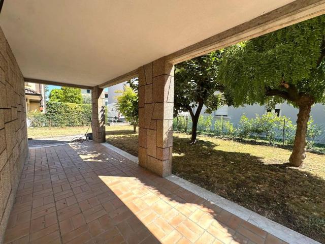 Villa Schiera in vendita a Terra di Mezzo, Re