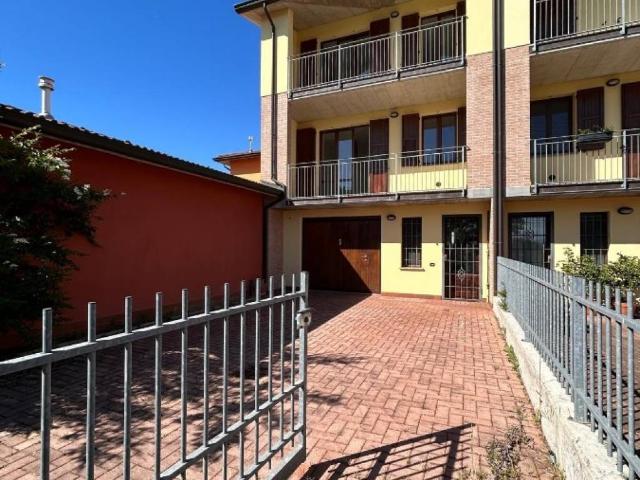 Villa Schiera in vendita a Terra di Mezzo, Re