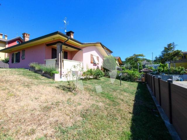 Villa Schiera in vendita a Il Casino, Castelnovo ne' Monti