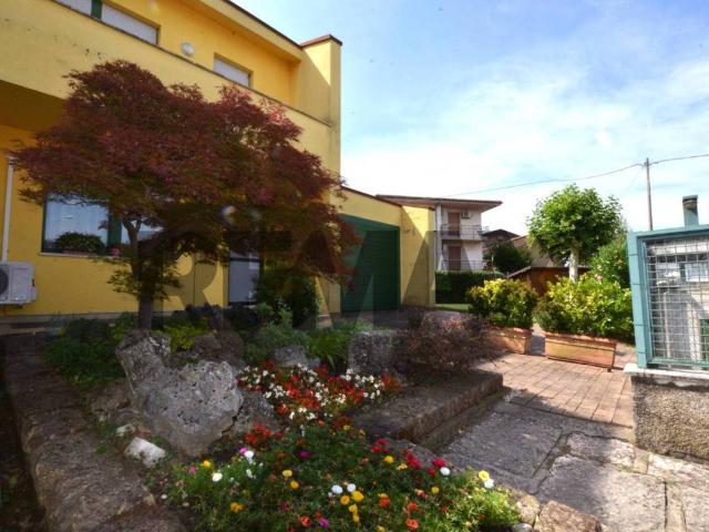 Villa Schiera in vendita a Castelnuovo Del Garda, Veneto
