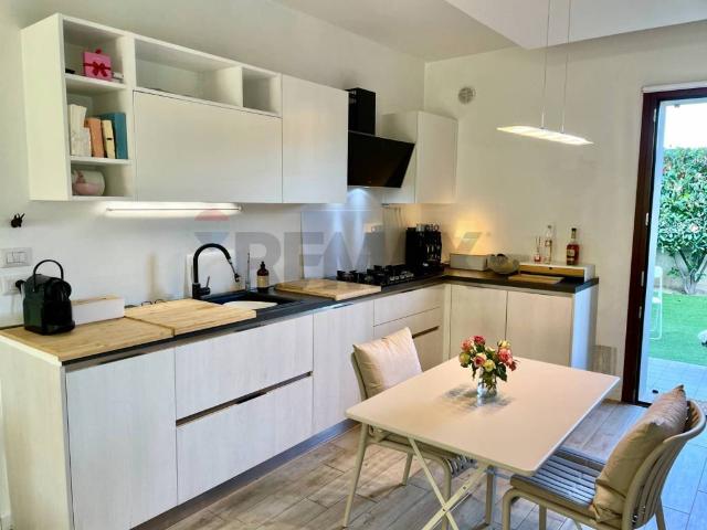 Villa Schiera in vendita a Castelnuovo Del Garda, Veneto