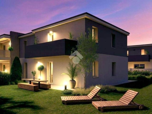 Villa Schiera in vendita a Castelnuovo Del Garda, Veneto
