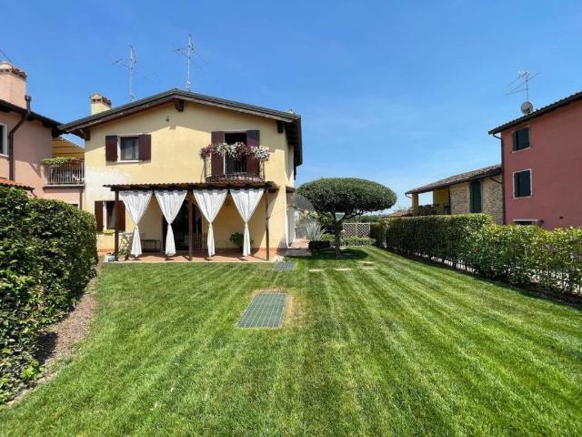 Villa Schiera in vendita a Castelnuovo Del Garda, Veneto