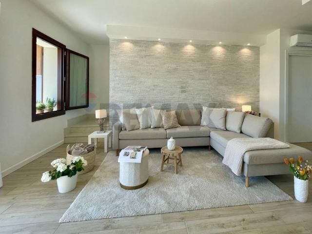 Villa Schiera in vendita a Sandrà, Castelnuovo del Garda