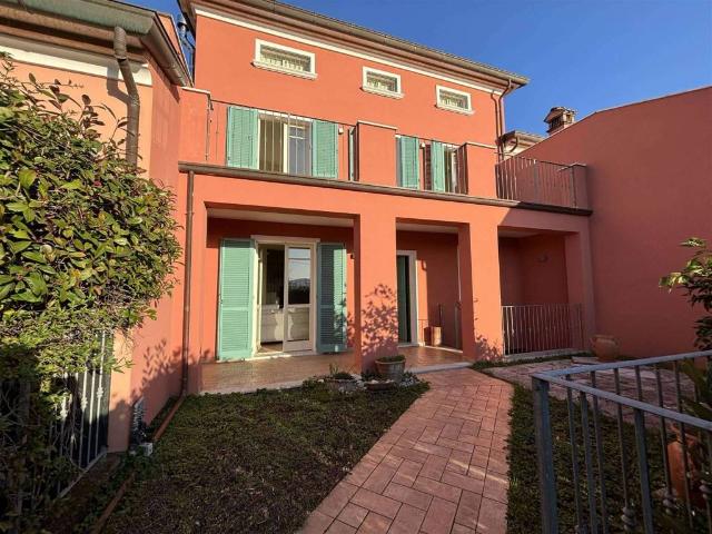 Villa Schiera in vendita a Castelnuovo Magra, Liguria