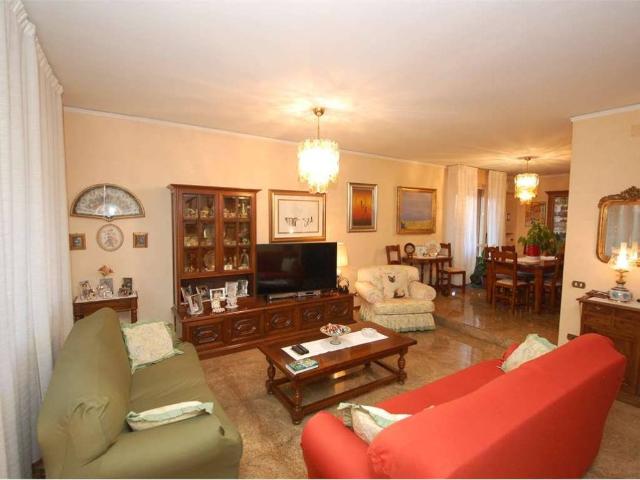 Villa Schiera in vendita a Unione di comuni Terre di Castelli, Castelnuovo Rangone