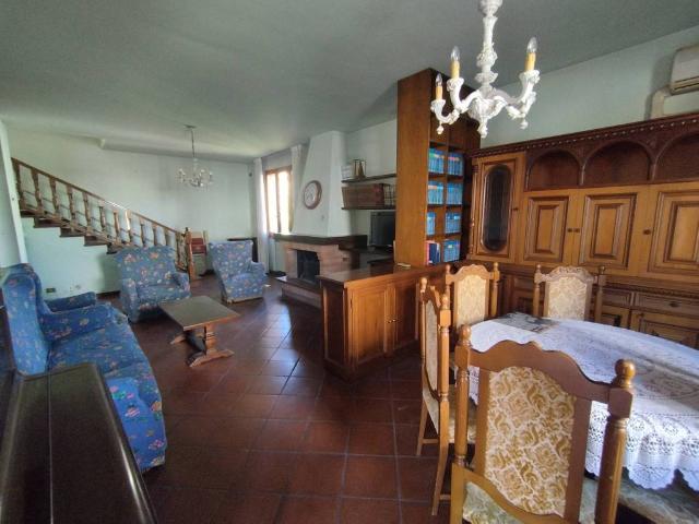 Villa Schiera in vendita a Unione di comuni Terre di Castelli, Castelnuovo Rangone