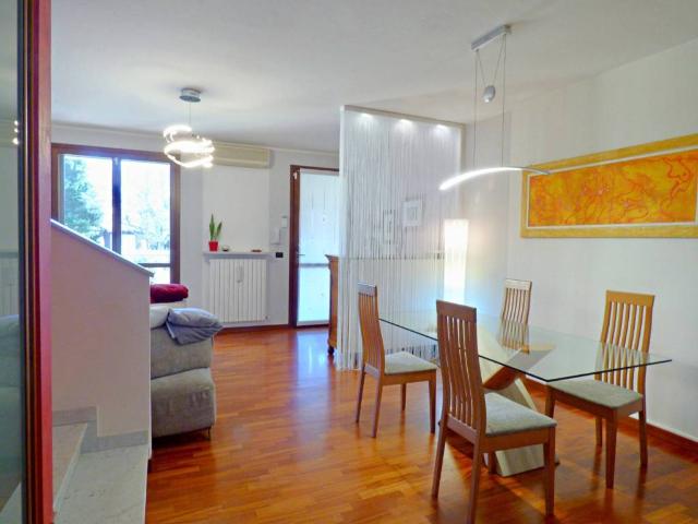 Villa Schiera in vendita a Unione di comuni Terre di Castelli, Castelnuovo Rangone