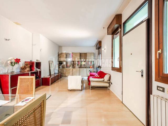 Villa Schiera in vendita a Unione di comuni Terre di Castelli, Castelnuovo Rangone