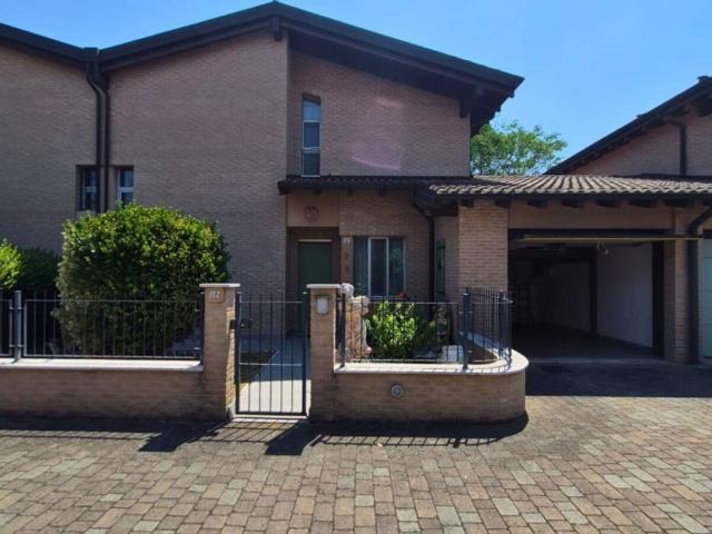 Villa Schiera in vendita a Unione di comuni Terre di Castelli, Castelnuovo Rangone