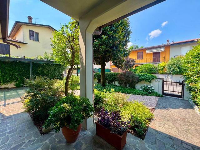 Villa Schiera in vendita a Castelverde, Lombardia