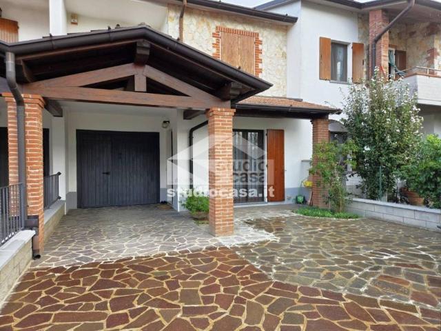 Villa Schiera in vendita a Livrasco, Castelverde