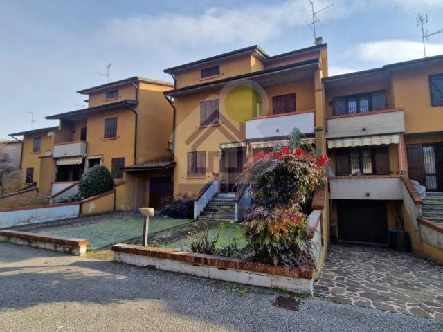 Villa Schiera in vendita a Castelverde, Lombardia