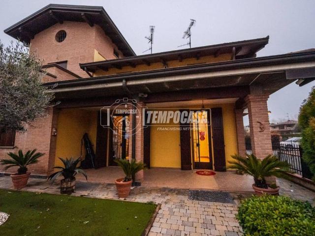 Villa Schiera in vendita a Unione di comuni Terre di Castelli, Castelvetro Di Modena