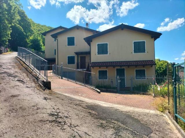 Villa Schiera in vendita a Unione dell'Appennino Bolognese, Castiglione Dei Pepoli