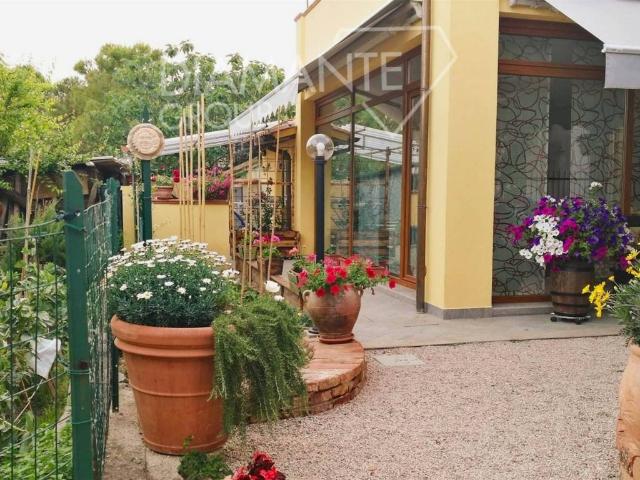 Villa Schiera in vendita a Petrignano, Gioiella
