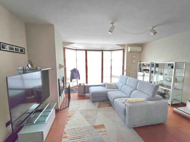 Villa Schiera in vendita a Castiglione Torinese, Piemonte