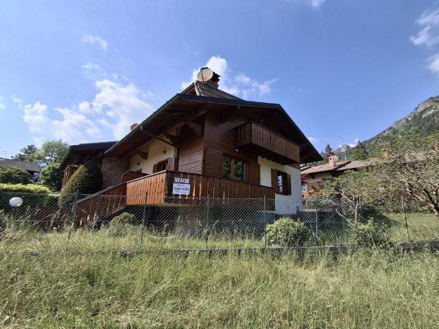 Villa Schiera in vendita a Dorga, Castione Della Presolana