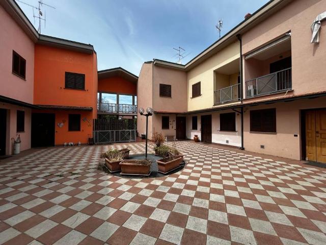 Villa Schiera in vendita a Castiraga Vidardo, Lombardia