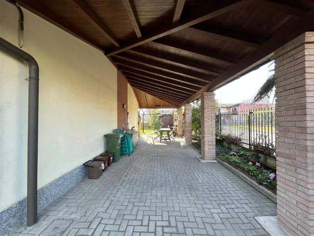 Villa Schiera in vendita a Castiraga Vidardo, Lombardia
