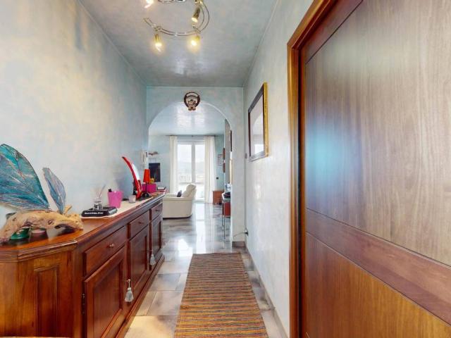Villa Schiera in vendita a Castronno, Lombardia