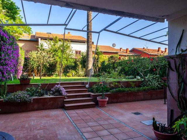 Villa Schiera in vendita a Picanello-Ognina-Barriera-Canalicchio, Catania