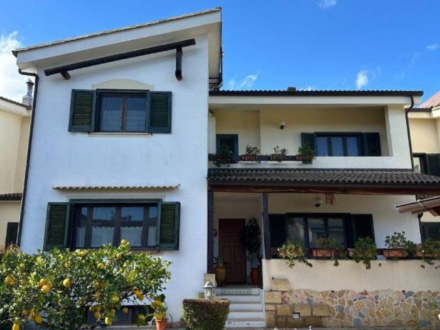 Villa Schiera in vendita a Calabria, Catanzaro
