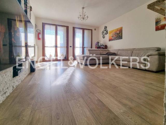 Villa Schiera in vendita a Cavallino-Treporti, Punta Sabbioni